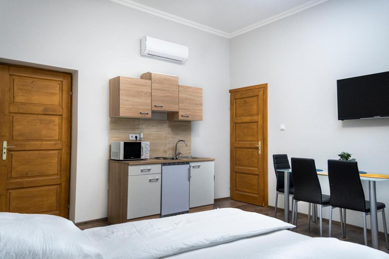 Kolibri Apartman - Makó Exterior foto